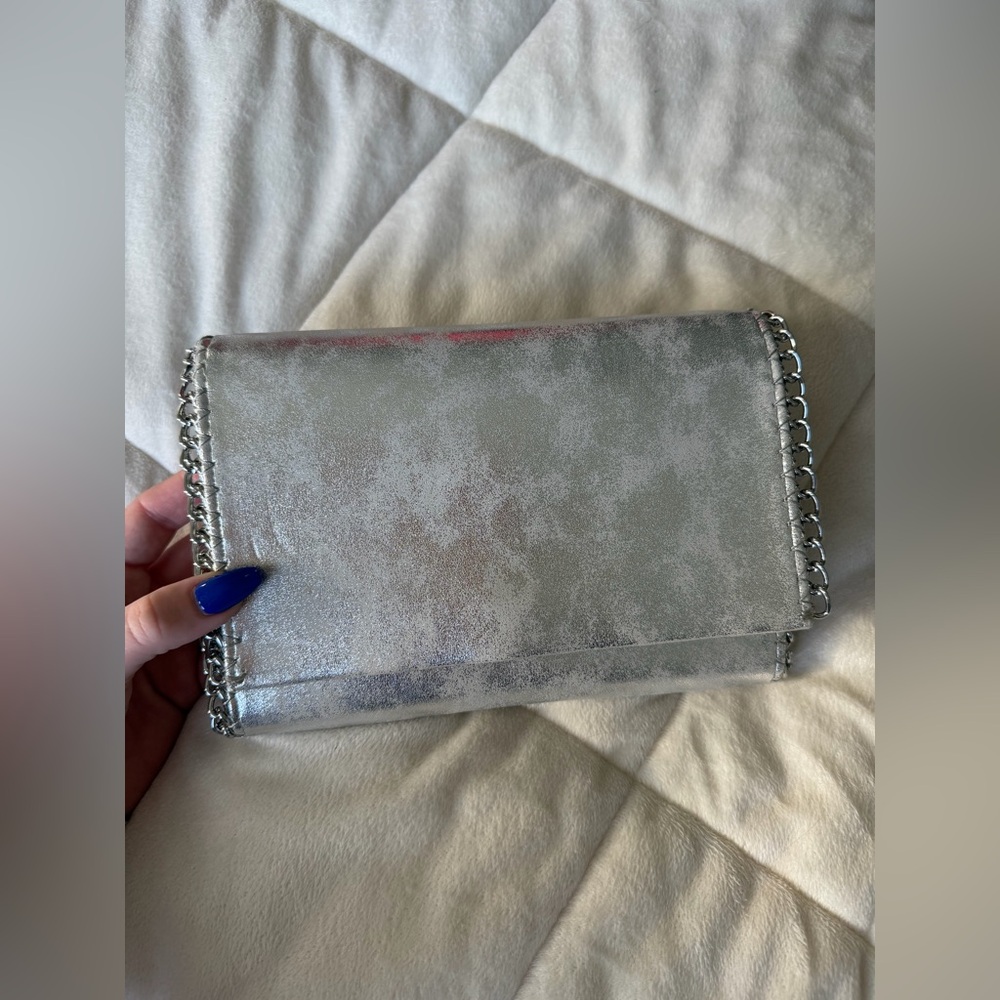 CHELSEA28 Silver Metallic Crossbody Clutch Purse